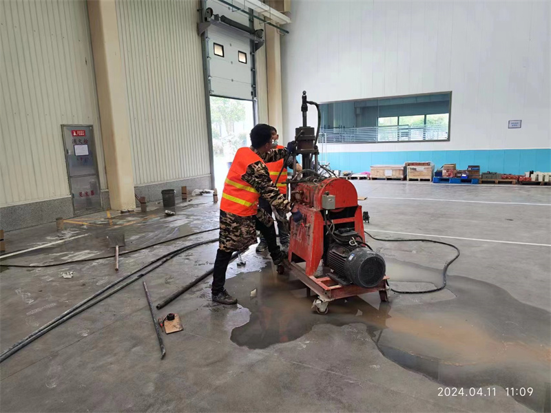 光泽厂房地面下沉塌陷注浆加固施工